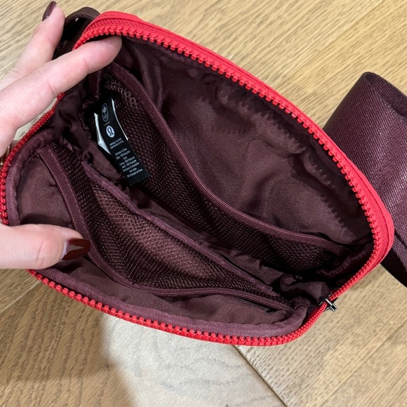 GUC Lululemon Team Canada Quilted Everywhere Belt Bag Crimson/Red Merlot - Picture 8 of 9
